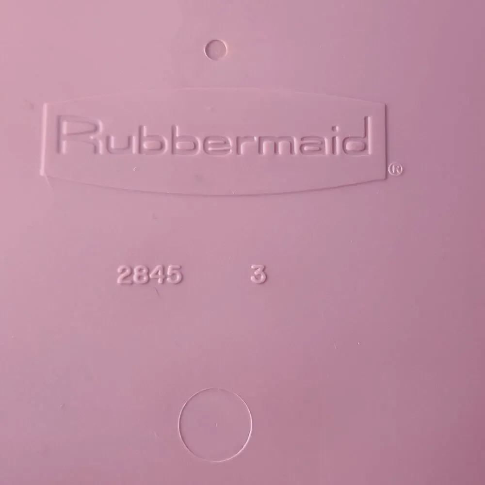 Rubbermaid slight wear